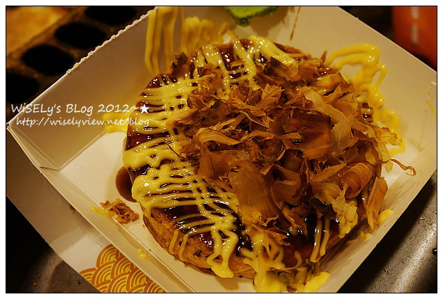 【食記】台北市．饒河街夜市：東發號蚵仔麵線、加賀魷魚大王、紫蘇梅口味大雞排、日式圓圓燒、阿花蚵仔煎&炸臭豆腐、日式珍珠紅豆餅 (推薦必嚐美食小吃)