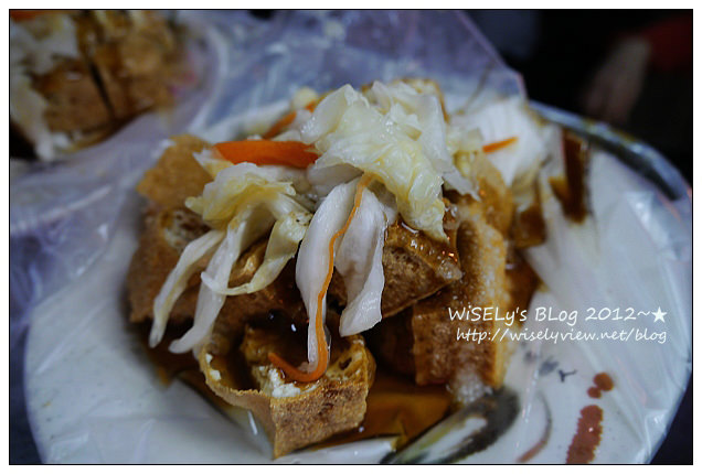 【食記】台北市．饒河街夜市：東發號蚵仔麵線、加賀魷魚大王、紫蘇梅口味大雞排、日式圓圓燒、阿花蚵仔煎&炸臭豆腐、日式珍珠紅豆餅 (推薦必嚐美食小吃)