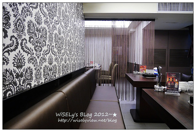 【食記】台北市．松山區：老王記麻辣火鍋：鍋底便宜單點制鴨血豆腐吃到飽，食材簡單但好吃