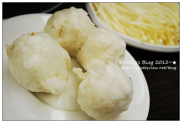 【食記】台北市．松山區：老王記麻辣火鍋：鍋底便宜單點制鴨血豆腐吃到飽，食材簡單但好吃