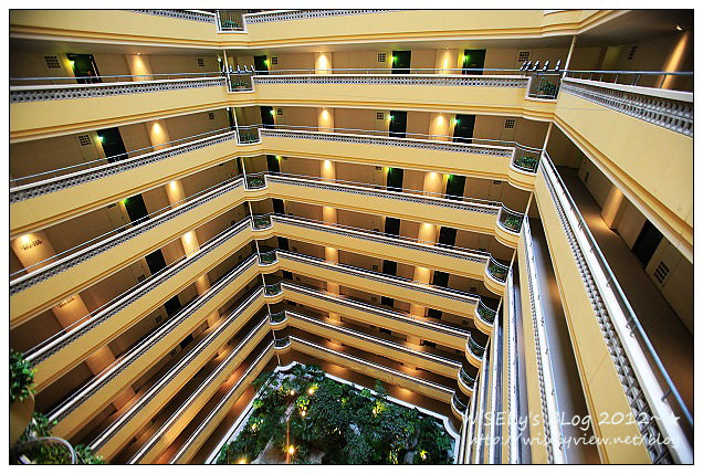 【旅行】日本．沖繩：The Beach Tower Hoter美濱之城，鄰近美國村住宿飯店，及JUSCO摩天輪夜景隨拍