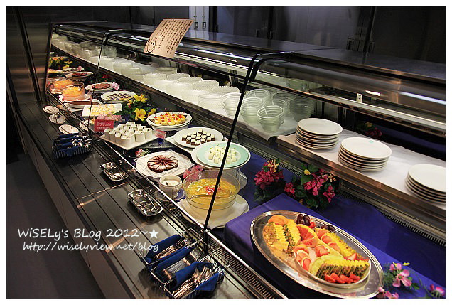 【旅行】日本．沖繩：The Beach Tower Hoter美濱之城，鄰近美國村住宿飯店，及JUSCO摩天輪夜景隨拍