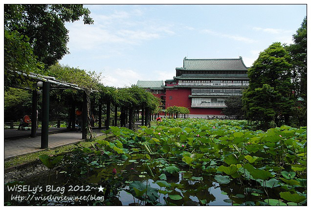 【攝影】LUMIX GX1 (with WB850F)：2012植物園荷花盛開隨拍，再去嚐建中黑砂糖刨冰