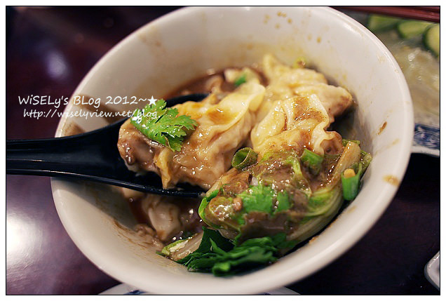 四川成都西紅杮麵食︱半筋半肉拉麵及鮮蝦紅油抄手︱捷運萬芳醫院站美食