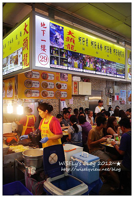 【食記】台北市．士林夜市(B1美食區小吃)：小莊官財板、台灣光頭佬起司豬排、曾記鐤邊趖、大頭龍蚵仔煎、忠誠號生炒花枝，一樓商店街及周邊隨拍