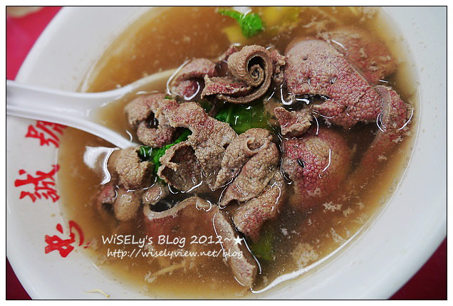 【食記】台北市．士林夜市(B1美食區小吃)：小莊官財板、台灣光頭佬起司豬排、曾記鐤邊趖、大頭龍蚵仔煎、忠誠號生炒花枝，一樓商店街及周邊隨拍