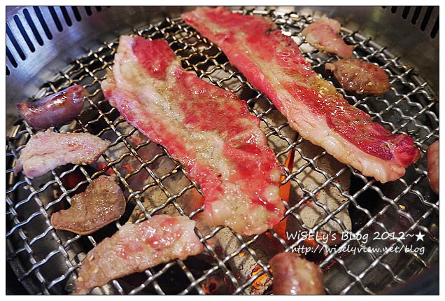 【食記】新北市.板橋區:野宴100異國啤酒燒肉BAR @單點制可獨自嚐燒肉,多國啤酒可任選 (喝酒不開車)(已遷址) 【食記】新北市.板橋區:野宴100異國啤酒燒肉BAR @單點制可獨自嚐燒肉,多國啤酒可任選 (喝酒不開車)(已遷址)