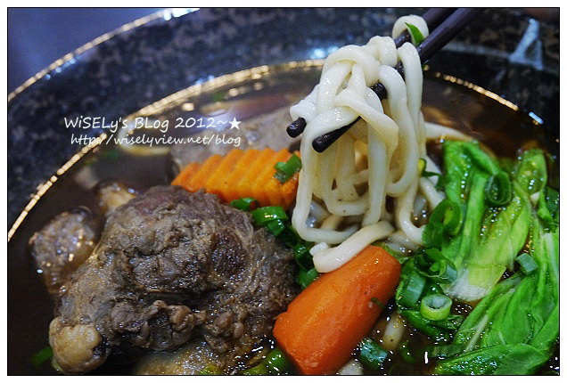 【食記】台北市．中正區：鈜景國產肉品專賣＠認證台牛超好吃，隱藏東門市場裡的牛肉美食