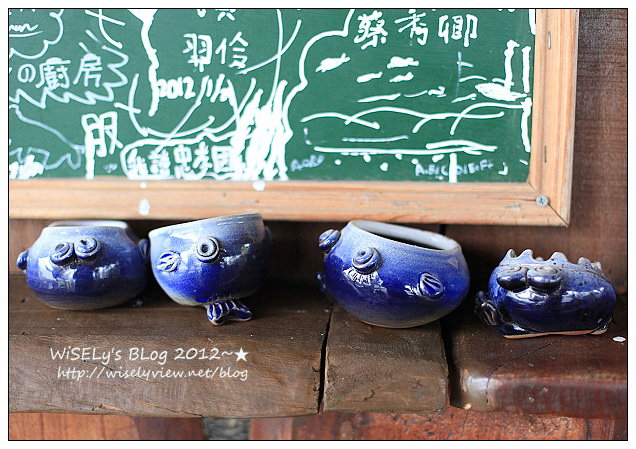 【遊玩】2012台東綠島遊：小魚兒的家&小魚兒廚房＠可餵魚的面海咖啡店，並且還有位可愛的小魚兒