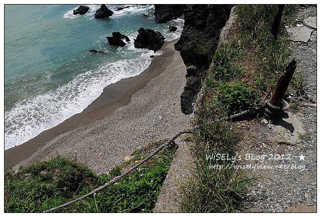 【遊玩】宜蘭縣．蘇澳鎮：(景點)曾經的賊仔澳垃圾場，現在的美麗玻璃海灘＠山路陡峭要注意安全