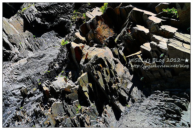 【遊玩】宜蘭縣．蘇澳鎮：(景點)曾經的賊仔澳垃圾場，現在的美麗玻璃海灘＠山路陡峭要注意安全