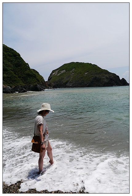 【遊玩】宜蘭縣．蘇澳鎮：(景點)曾經的賊仔澳垃圾場，現在的美麗玻璃海灘＠山路陡峭要注意安全