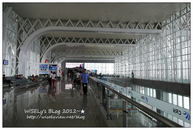 【旅行】2012中國．海南島：搭乘和諧號動車從海口到亞龍灣，平穩快速又舒適