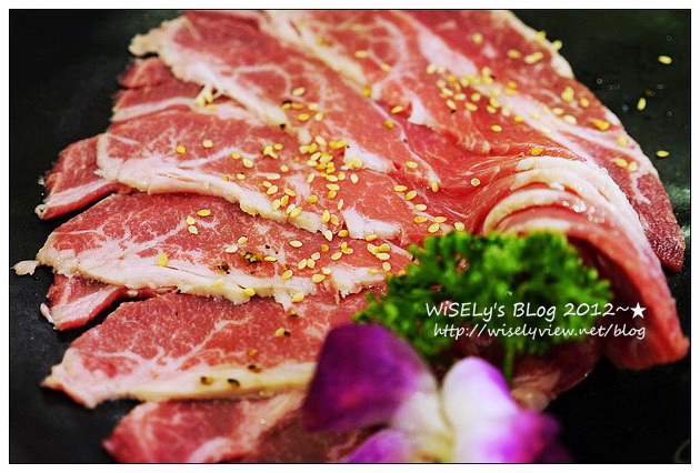 【美食】台北市．大安區：野宴極燒肉(台北SOGO旗艦店)＠啤酒燒肉放題吃到飽，裝潢水晶吊燈閃亮亮