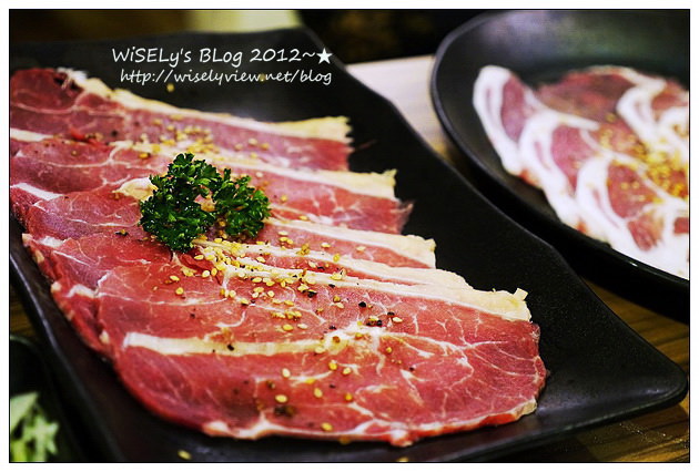 【美食】台北市．大安區：野宴極燒肉(台北SOGO旗艦店)＠啤酒燒肉放題吃到飽，裝潢水晶吊燈閃亮亮