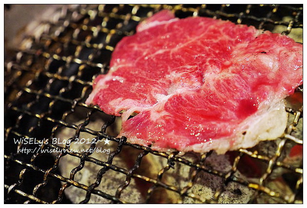 【美食】台北市．大安區：野宴極燒肉(台北SOGO旗艦店)＠啤酒燒肉放題吃到飽，裝潢水晶吊燈閃亮亮