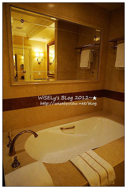 【住宿】2012中國．澳門：威尼斯人酒店＠金碧輝煌必住落腳之處～豪華大廳、歐式住房和大運河購物中心，還有美味的喜粵特色菜餚