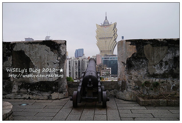 【旅行】2012中國．澳門：景點伴手禮推薦＠議事亭前地、星巴克、鉅記手信、哪咤古廟及大炮台