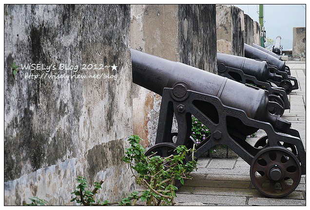 【旅行】2012中國．澳門：景點伴手禮推薦＠議事亭前地、星巴克、鉅記手信、哪咤古廟及大炮台