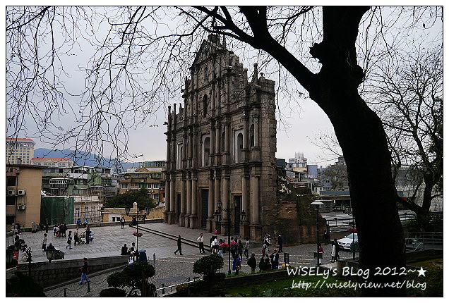 【旅行】2012中國．澳門：景點伴手禮推薦＠議事亭前地、星巴克、鉅記手信、哪咤古廟及大炮台