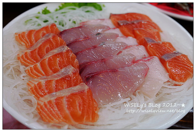 【美食】新北市．萬里區：魚村活海鮮＠秋嚐蟹肥好時節，蒸炒煮炸皆美味 (教你辨示並飽嚐多種萬里蟹料理)