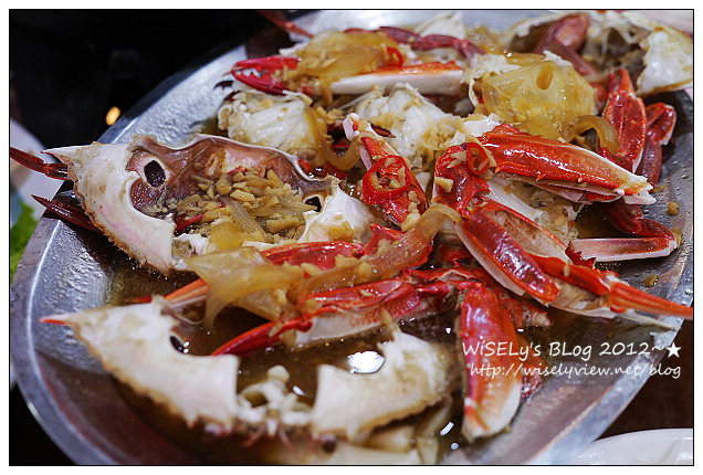 【美食】新北市．萬里區：魚村活海鮮＠秋嚐蟹肥好時節，蒸炒煮炸皆美味 (教你辨示並飽嚐多種萬里蟹料理)