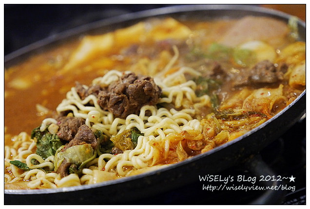 台大公館 小飯館兒︱原師大學生平價老店，大嚐美味韓式部隊鍋