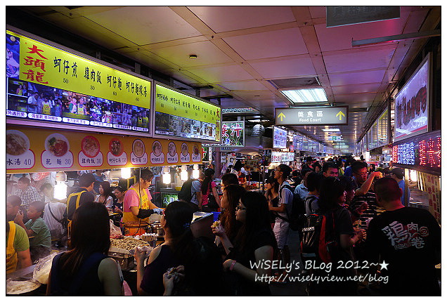 【美食】台北市．士林夜市：王子起司馬鈴薯、醬燒爆漿雞肉卷、忠誠號蚵仔煎、豪大塊牛排
