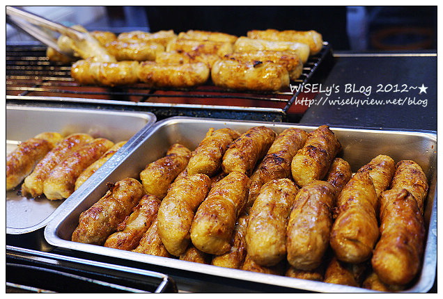【美食】台北市．士林夜市：王子起司馬鈴薯、醬燒爆漿雞肉卷、忠誠號蚵仔煎、豪大塊牛排