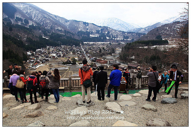 【旅行】2012日本．岐阜縣：白川鄉與五箇山的合掌造聚落巡禮4-1@冬日童話宛如薑餅屋之世界遺產，城山展望台與合掌村隨拍～內含2013(平成25年)點燈活動日程表