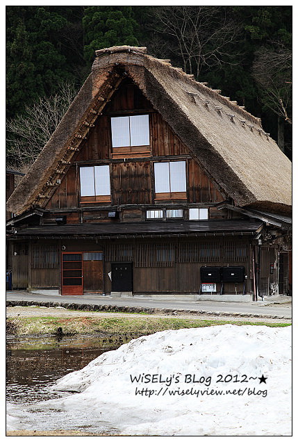 【旅行】2012日本．岐阜縣：白川鄉與五箇山的合掌造聚落巡禮4-1@冬日童話宛如薑餅屋之世界遺產，城山展望台與合掌村隨拍～內含2013(平成25年)點燈活動日程表