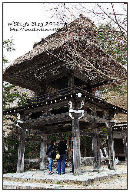 【旅行】2012日本．岐阜縣：白川鄉與五箇山的合掌造聚落巡禮4-3＠名產伴手禮購買，幽雅景緻的八幡宮參拜隨拍