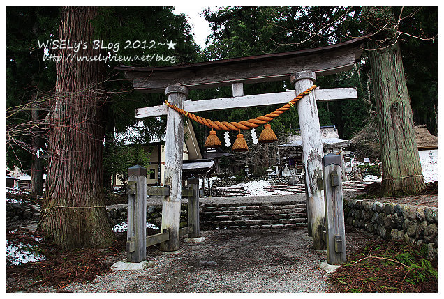 【旅行】2012日本．岐阜縣：白川鄉與五箇山的合掌造聚落巡禮4-3＠名產伴手禮購買，幽雅景緻的八幡宮參拜隨拍