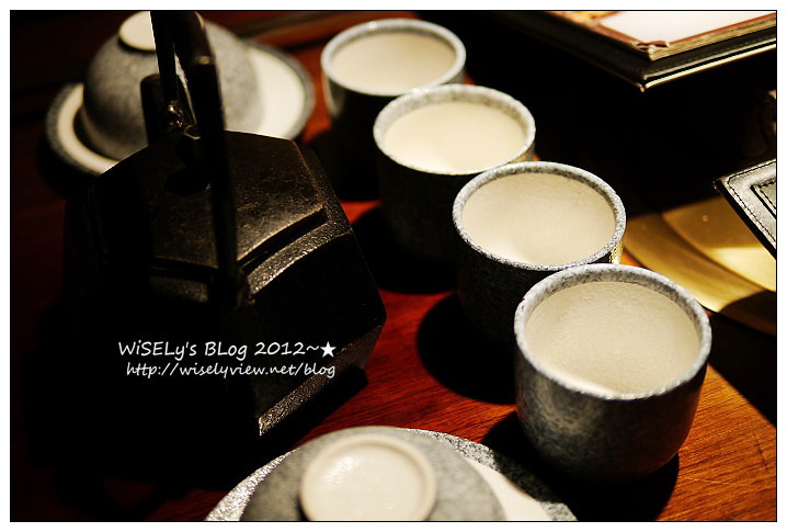 【美食】台中市．南屯區：無老鍋(公益店)@中式養生鍋底，大推明治冰淇淋豆腐及老油條