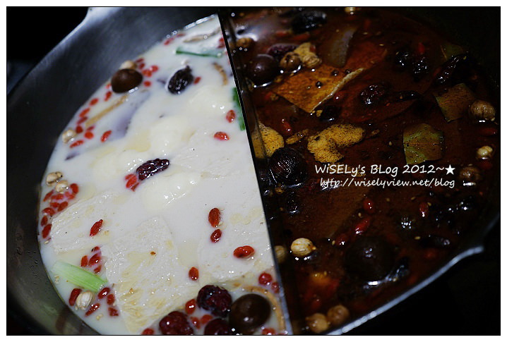 【美食】台中市．南屯區：無老鍋(公益店)@中式養生鍋底，大推明治冰淇淋豆腐及老油條