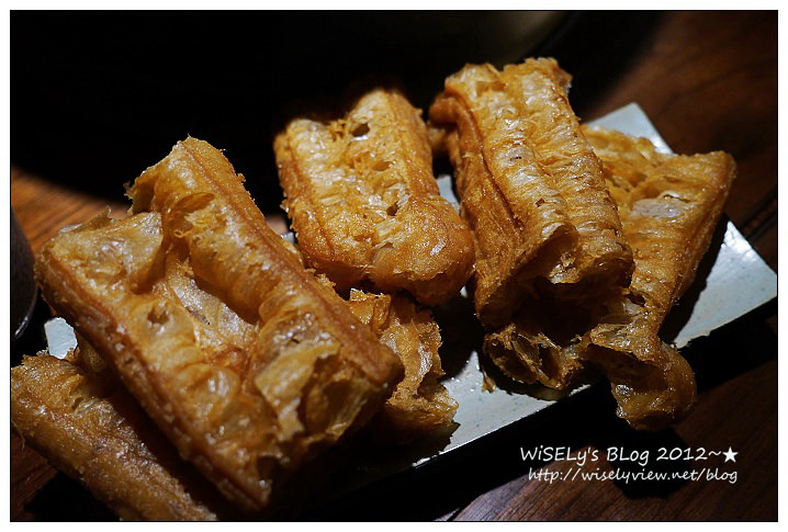 【美食】台中市．南屯區：無老鍋(公益店)@中式養生鍋底，大推明治冰淇淋豆腐及老油條