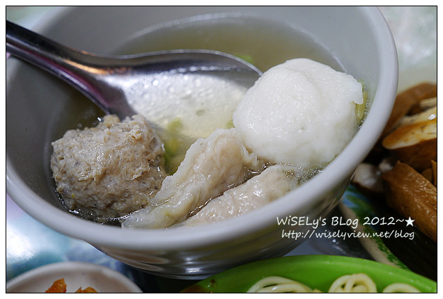 【美食】台北市．中正區：義芳福州魚丸店＠魚丸燕丸都好吃，還有特色好料魚皮湯~捷運東門站