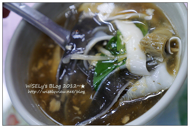 【美食】台北市．中正區：義芳福州魚丸店＠魚丸燕丸都好吃，還有特色好料魚皮湯~捷運東門站