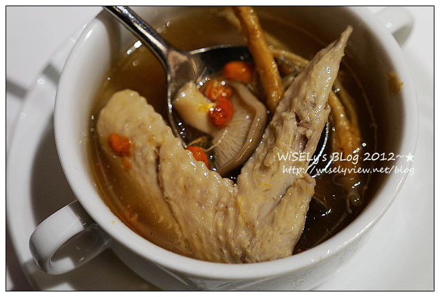 【食記】台北市．松山區：西華飯店(B-One)＠秋蟹料理包肥餐，各式多樣風味料理超好吃