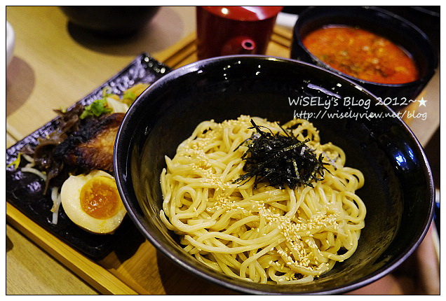 【食記】台北市.大安區:麵家三士(忠孝店)@濃厚鹿兒島風格,大骨湯頭配炙烤叉燒拉麵好好味 【食記】台北市.大安區:麵家三士(忠孝店)@濃厚鹿兒島風格,大骨湯頭配炙烤叉燒拉麵好好味