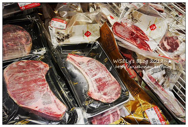 【食記】台北市．內湖區：美福食集試菜＠熟成21牛肉麵、一樓特價超市及美國乾式熟成股神牛排