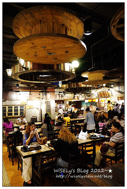 【美食】新北市．板橋區：大遠百MegaCity美食-大食代(Food Republic)＠台灣早期復古風格的地下美食廣場