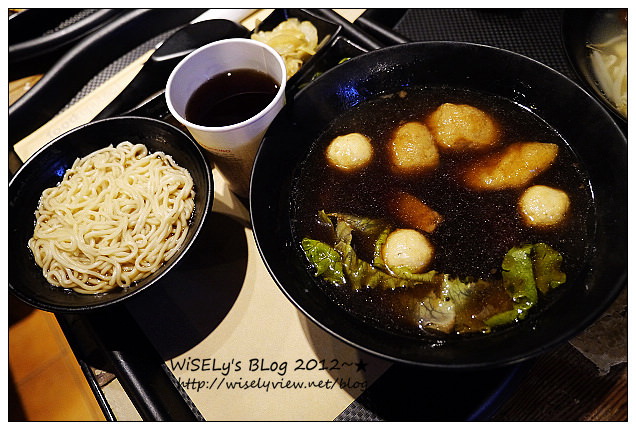 【美食】新北市．板橋區：大遠百MegaCity美食-大食代(Food Republic)＠台灣早期復古風格的地下美食廣場