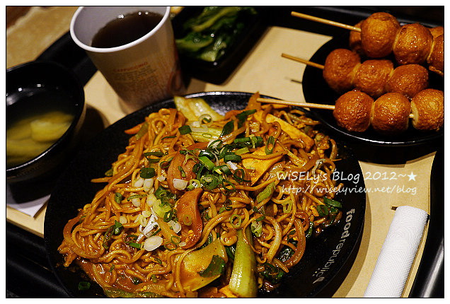 【美食】新北市．板橋區：大遠百MegaCity美食-大食代(Food Republic)＠台灣早期復古風格的地下美食廣場