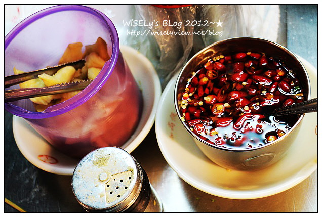 【食記】台北市．大同區：寧夏夜市＠魯豬腳知高飯/蛋包蝦仁湯、山東赤肉蒸餃及沙拉船