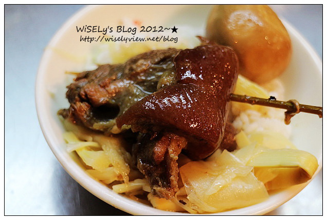 【食記】台北市．大同區：寧夏夜市＠魯豬腳知高飯/蛋包蝦仁湯、山東赤肉蒸餃及沙拉船