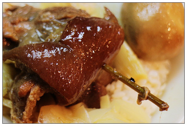 【食記】台北市．大同區：寧夏夜市＠魯豬腳知高飯/蛋包蝦仁湯、山東赤肉蒸餃及沙拉船