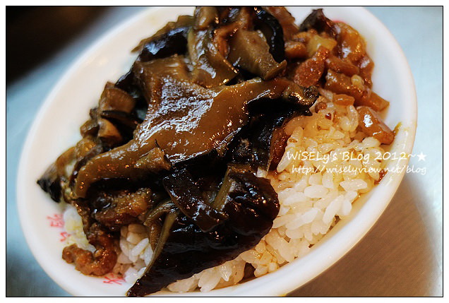 【食記】台北市．大同區：寧夏夜市＠魯豬腳知高飯/蛋包蝦仁湯、山東赤肉蒸餃及沙拉船