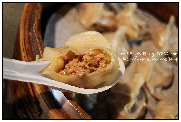 【食記】台北市．大同區：寧夏夜市＠魯豬腳知高飯/蛋包蝦仁湯、山東赤肉蒸餃及沙拉船