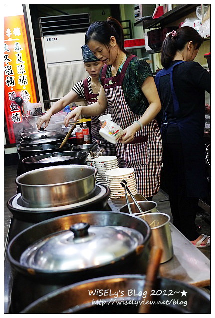 臨江街夜市︱金佳阿圖麻油雞、士林十全排骨＆石家割包